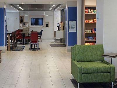 Hotel Holiday Express By Ihg 2*