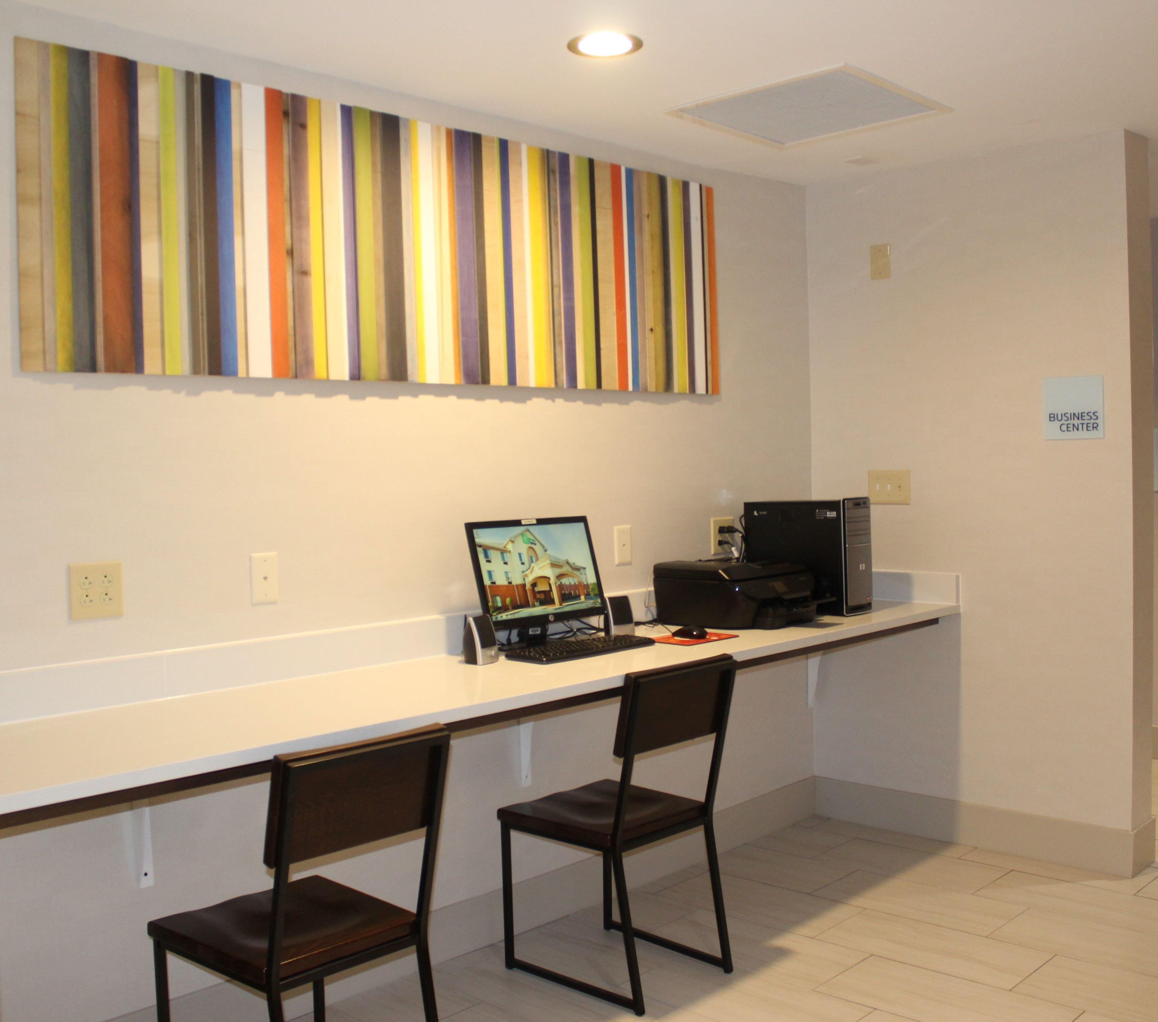 Hotel Holiday Express By Ihg Forest City