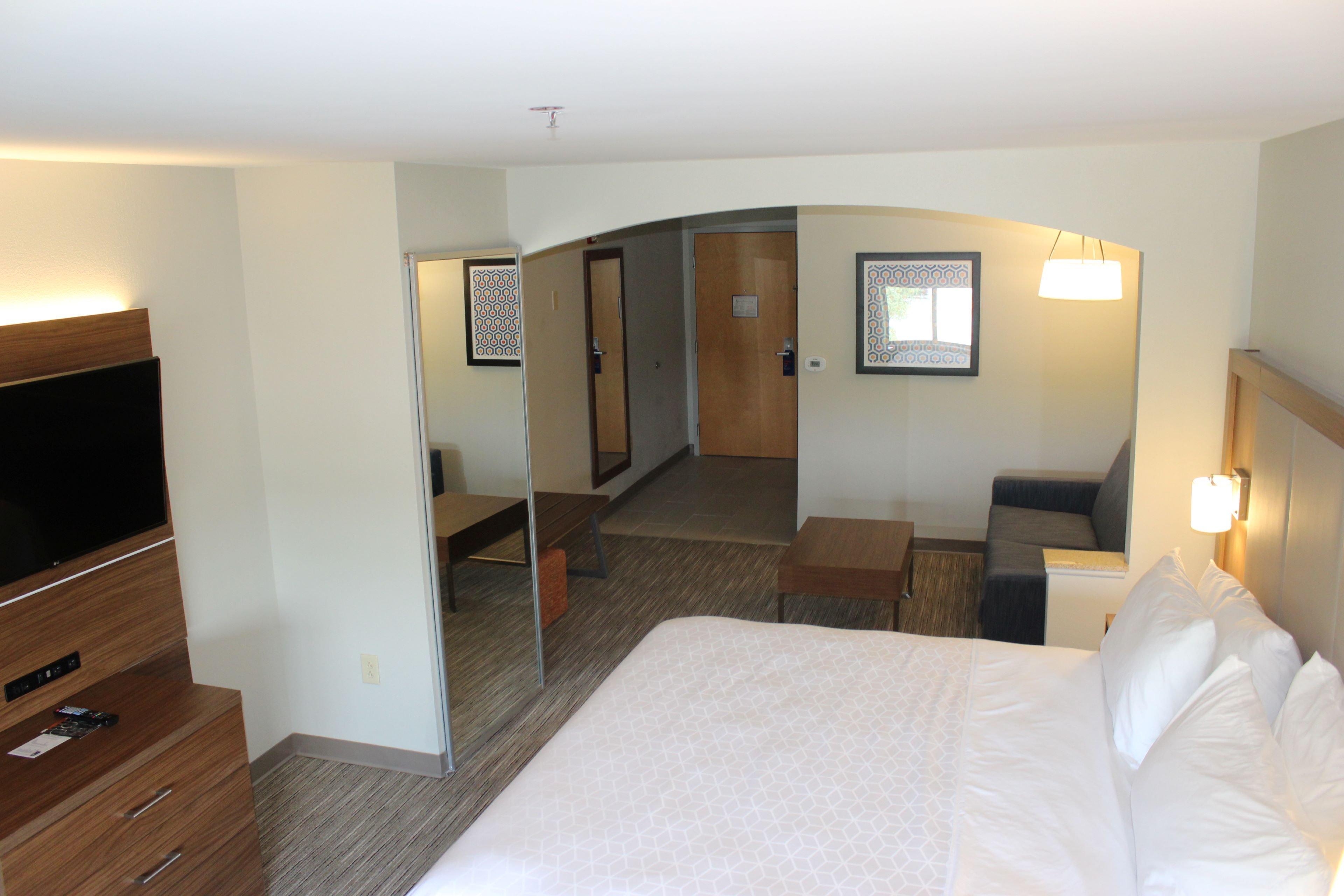 Express Forest By Ihg Hotel