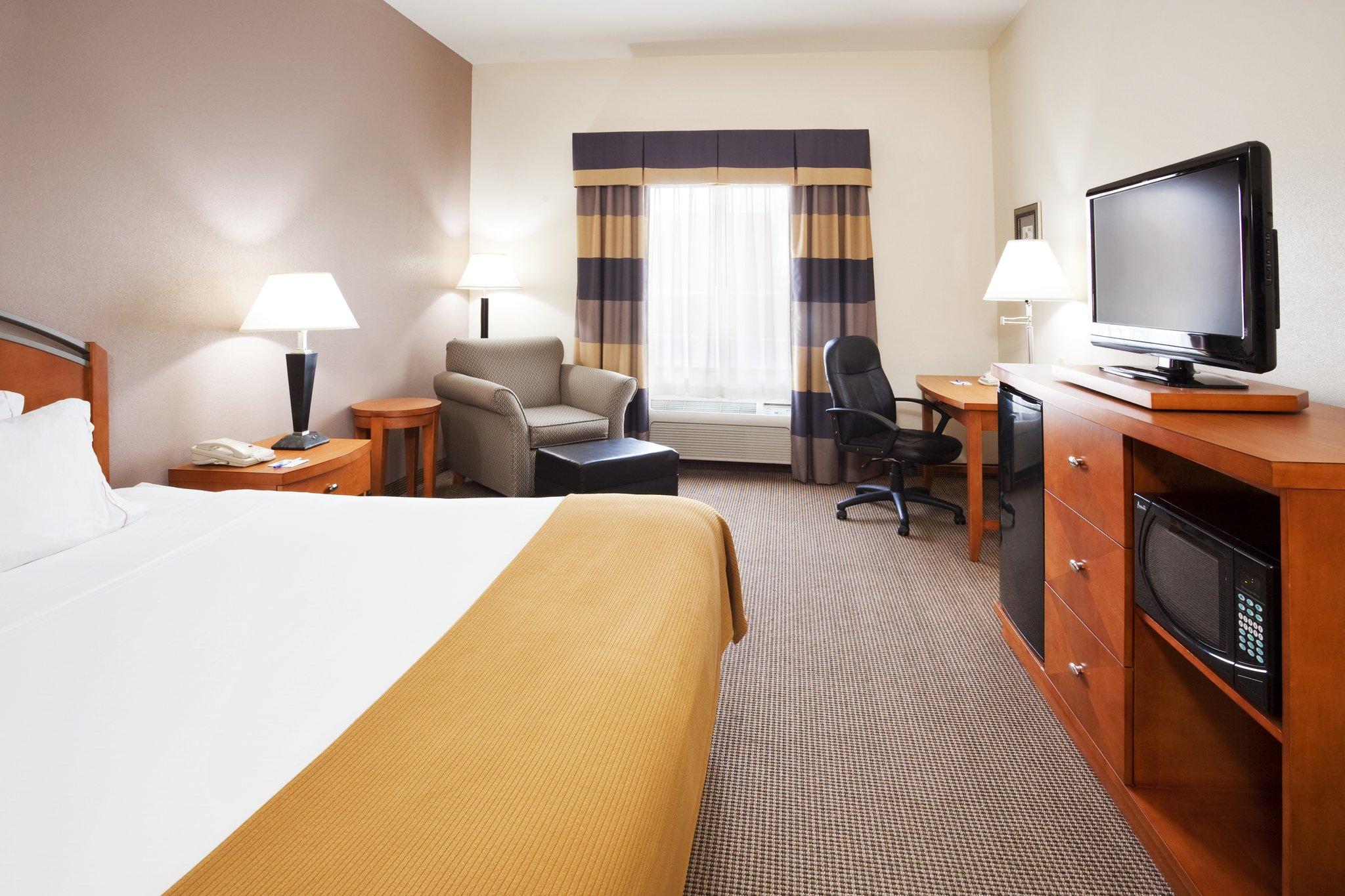 Hotel Express Forest By Ihg Forest City