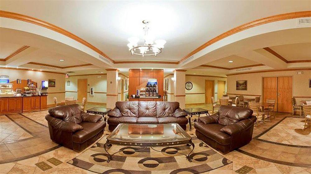Hotel Express Forest By Ihg Forest City