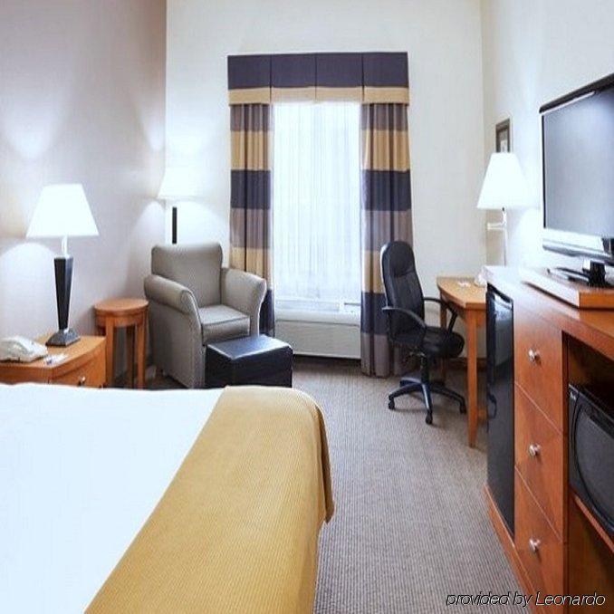 Hotel Express Forest By Ihg Forest City