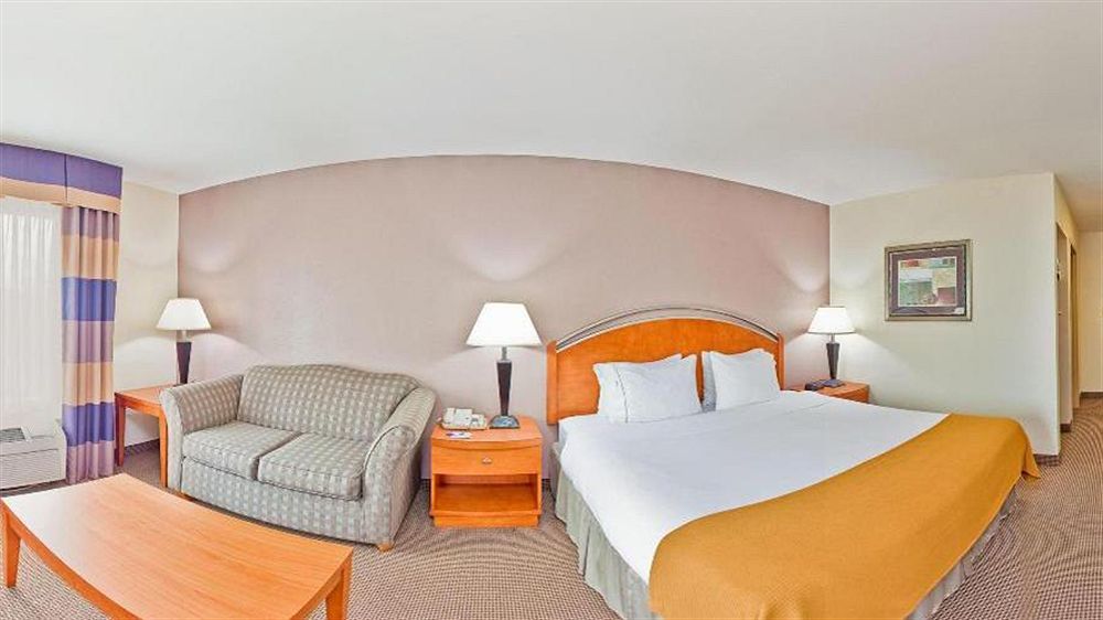 Express Forest By Ihg Hotel